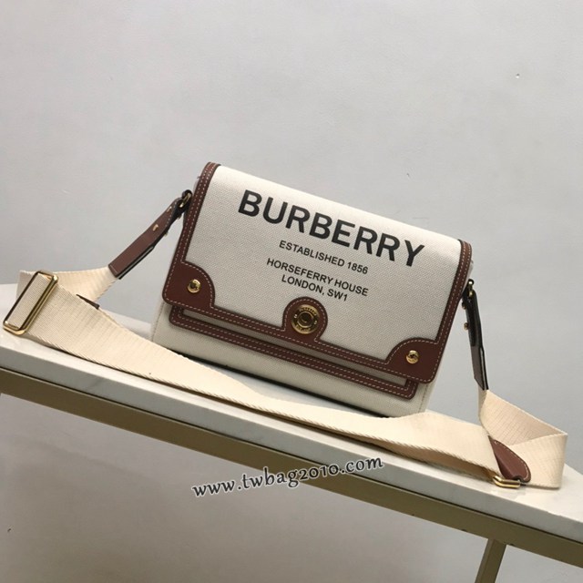 Burberry專門店新款背斜女包 巴寶莉經典帆布配皮翻蓋女士肩背包 yxb1505